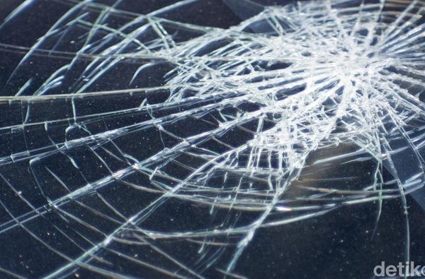 Remaja 15 Tahun Bawa Mobil Tabrak 3 Motor di Tanggerang, 1 Orang Tewas